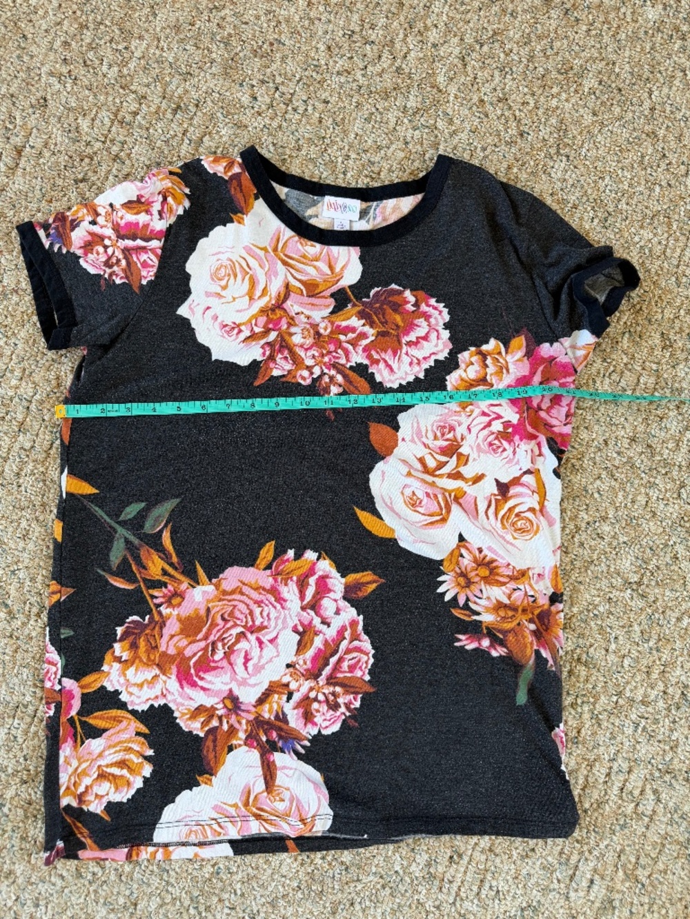 LuLaRoe Tee Shirt. Large